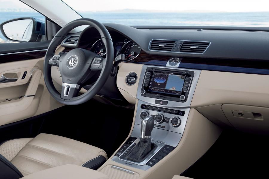 Volkswagen Passat CC 2012 года  (фото 12 из 44)